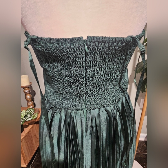 VICI Leanna Strapless Bustier Satin Pleated Maxi Midi Dress.Emerald Green.S NWOT - Picture 12 of 13